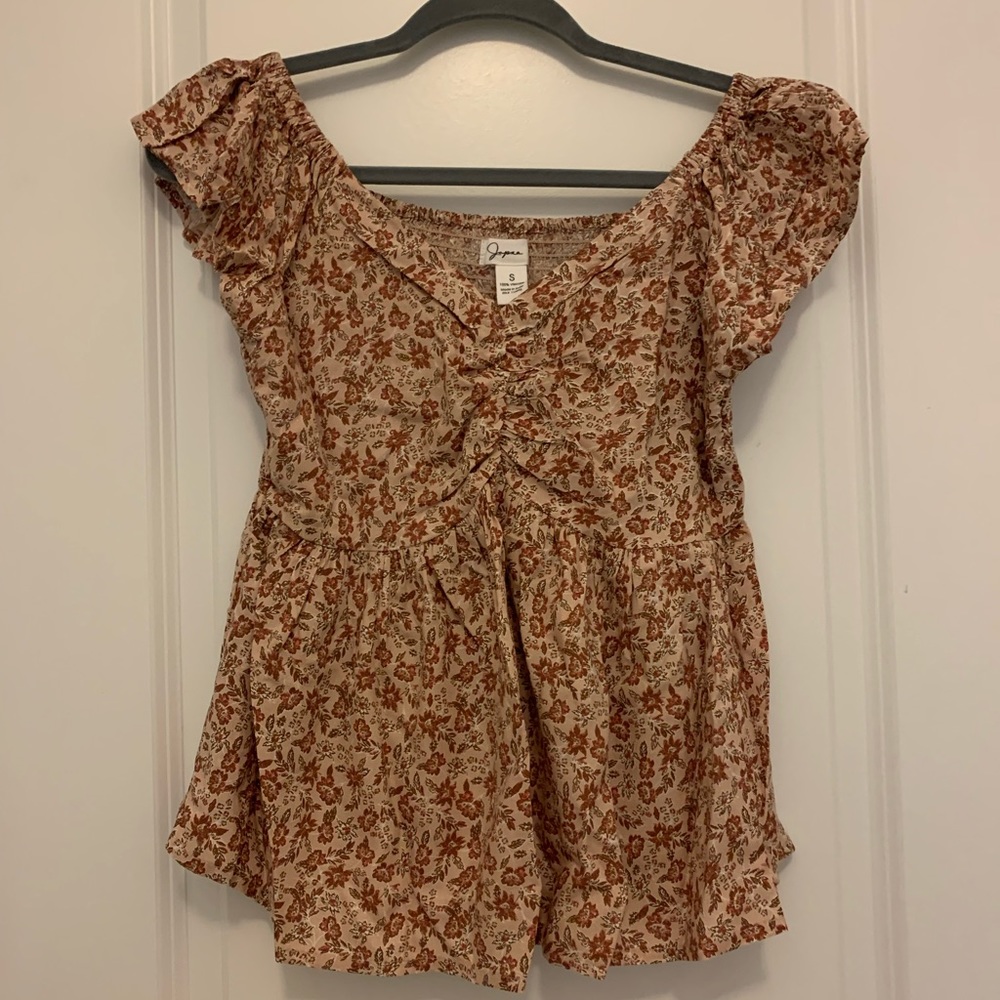 NEW- Women top - Size S